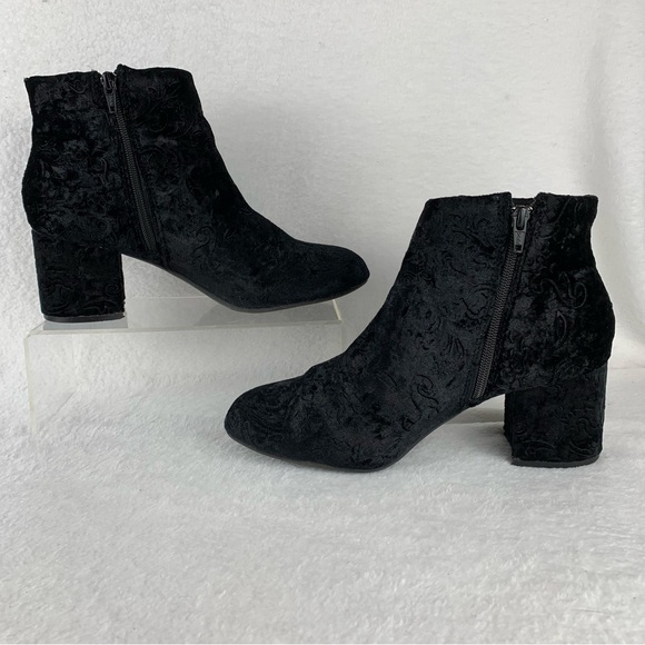 SO Womens Heeled Black Cut Velvety Fabric Ankle Boots Side Zip Chunky Heel US 10 - Picture 2 of 12
